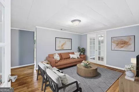 Living - 515 E 4th St, Rincon, GA 31326 photo 4 of 8
