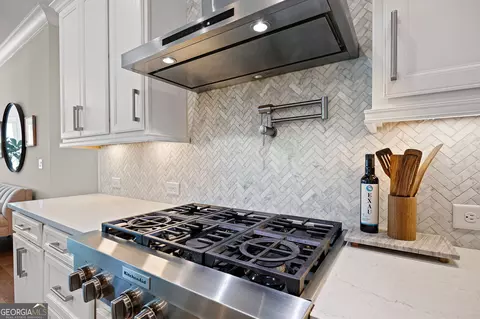 Kitchen - 106 Summit View Ct, Canton, GA 30114 photo 3 of 8