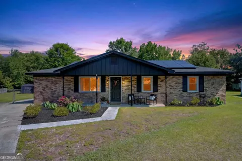 244 Deerwood Dr, Hinesville, GA 31313