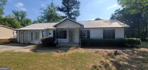 810 Laura St, Glennville, GA 30427