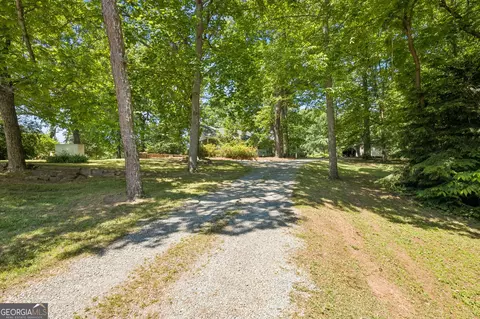 Exterior - 329 Gilbert Rd, Jefferson, GA 30549 photo 6 of 13