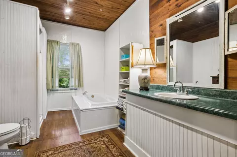 Bath - 329 Gilbert Rd, Jefferson, GA 30549 photo 1 of 3