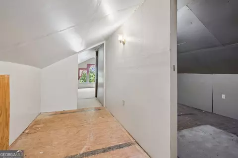 Entry Way - 329 Gilbert Rd, Jefferson, GA 30549 photo 6 of 6