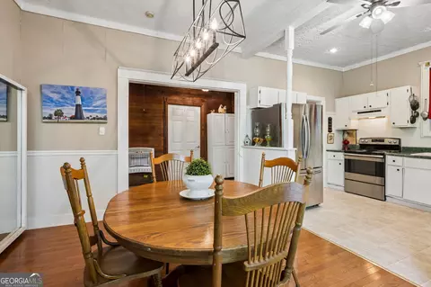 Dining - 329 Gilbert Rd, Jefferson, GA 30549 photo 4 of 6