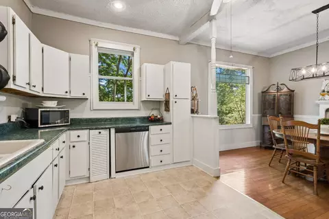 Kitchen - 329 Gilbert Rd, Jefferson, GA 30549 photo 3 of 5