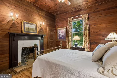 Bedroom - 329 Gilbert Rd, Jefferson, GA 30549 photo 2 of 11