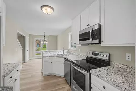 Kitchen - 102 Woodside Ct, Temple, GA 30179 photo 4 of 4