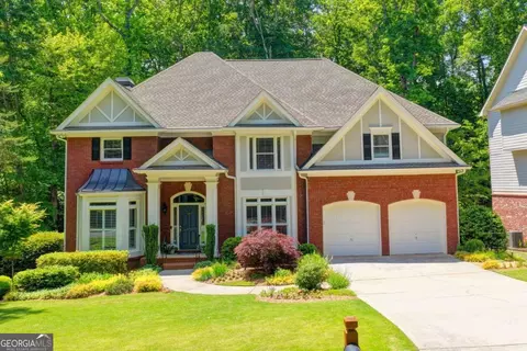 6032 Thunder Woods Trl, Sugar Hill, GA 30518
