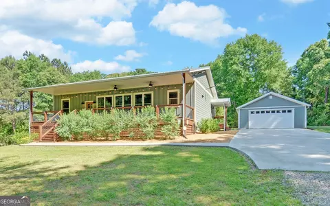 1943 Maddox Rd, Hoschton, GA 30548