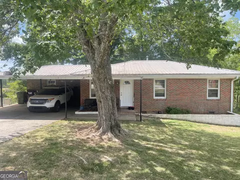 810 Stewart St, Carrollton, GA 30117