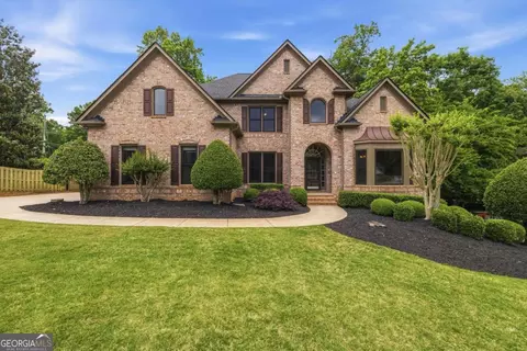 215 Lynwood Ct, Roswell, GA 30075