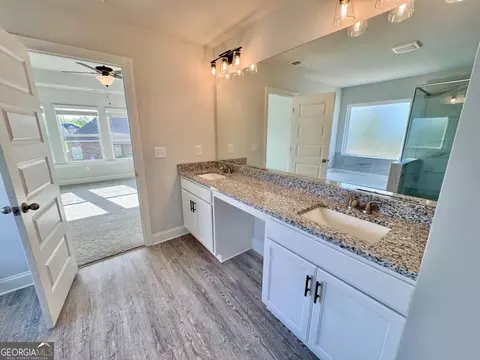 Bath - 140 Oak Lot 72 Dr, Gray, GA 31032 photo 1 of 3