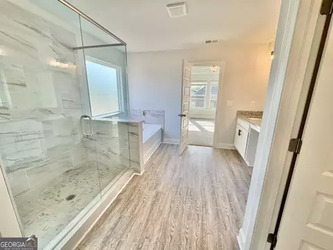 Bath - 140 Oak Lot 72 Dr, Gray, GA 31032 photo 2 of 3