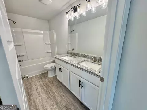 Bath - 140 Oak Lot 72 Dr, Gray, GA 31032 photo 3 of 3