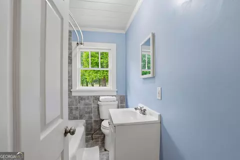 Bath - 75 NE Bert Rd, Rome, GA 30161 photo 3 of 3