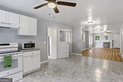 Entry Way - 75 NE Bert Rd, Rome, GA 30161 photo 2 of 2