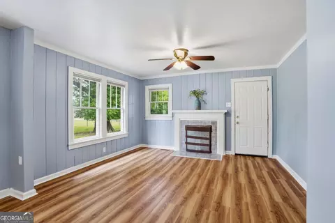 Living - 75 NE Bert Rd, Rome, GA 30161 photo 2 of 3
