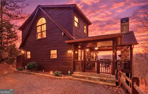 97 Fox Mountain Crossing Rd, Blue Ridge, GA 30513