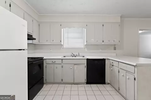 Kitchen - 2930 Rollingwood Dr, Augusta, GA 30906 photo 4 of 4