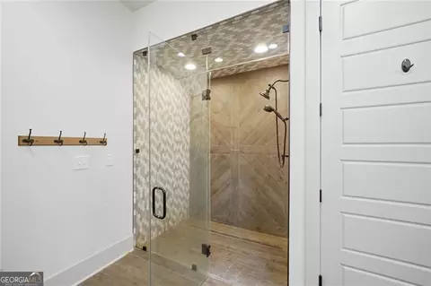 Bath - 445 E Valley Rd NE, Rydal, GA 30171 photo 6 of 10