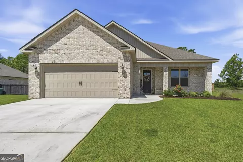 403 Cannon Point Dr, Bonaire, GA 31005