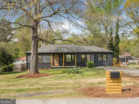 960 Pine Forest Dr, Mableton, GA 30126