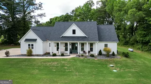 Exterior - 399 Dunn St, Molena, GA 30258 photo 2 of 21