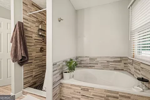 Bath - 3344 Windgate Dr, Buford, GA 30519 photo 2 of 3