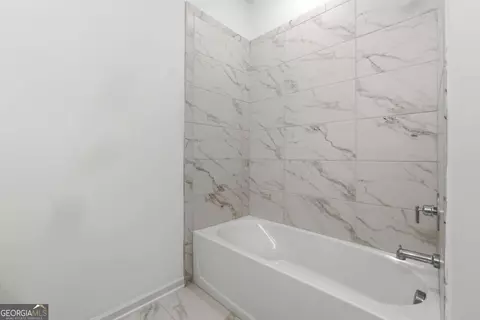Bath - 3052 Brindale Dr, Duluth, GA 30097 photo 3 of 5