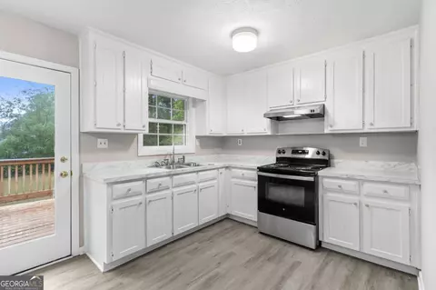 Kitchen - 858 Pine Shadow Ln, Winder, GA 30680 photo 3 of 3