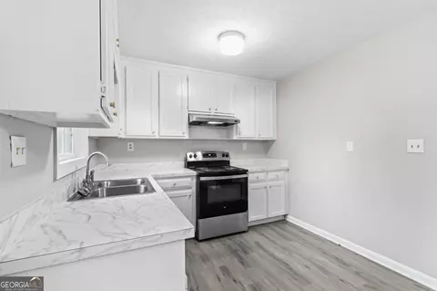 Kitchen - 858 Pine Shadow Ln, Winder, GA 30680 photo 2 of 3