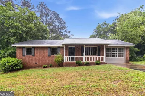 858 Pine Shadow Ln, Winder, GA 30680