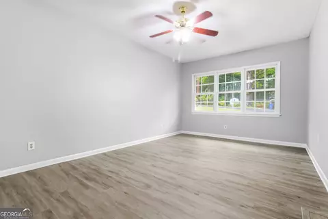 Living - 858 Pine Shadow Ln, Winder, GA 30680 photo 5 of 5