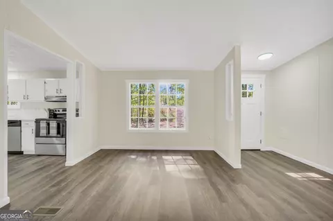 Living - 2441 Highway 36 E, Jackson, GA 30233 photo 4 of 4