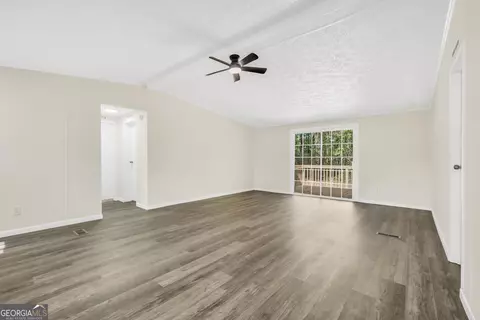 Living - 2441 Highway 36 E, Jackson, GA 30233 photo 2 of 4