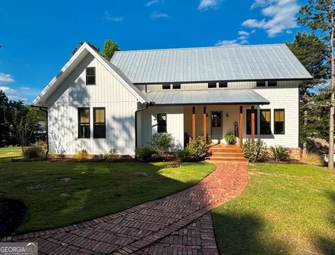 122 Island Creek Dr NE, Sparta, GA 31087