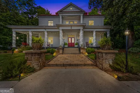 252 Seavy St, Senoia, GA 30276