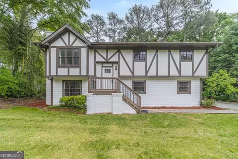 4576 Canda Dr NW, Lilburn, GA 30047