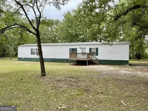 1465 Webb Cir, Metter, GA 30439
