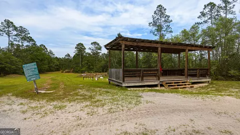 Exterior - 601 Bluff Rd N, White Oak, GA 31568 photo 11 of 36