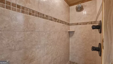 Bath - 601 Bluff Rd N, White Oak, GA 31568 photo 3 of 6