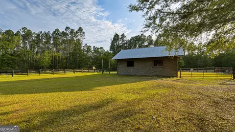 Exterior - 601 Bluff Rd N, White Oak, GA 31568 photo 34 of 36