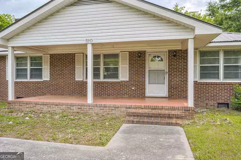 Exterior - 310 Black St, Thomson, GA 30824 photo 2 of 5