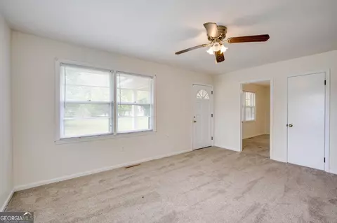 Living - 310 Black St, Thomson, GA 30824 photo 2 of 6