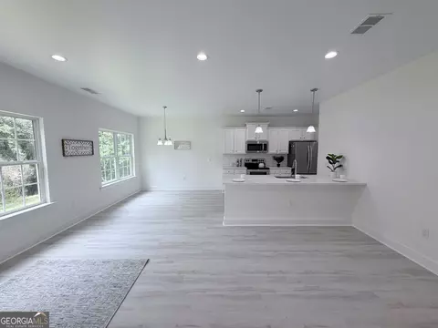 Living - 453 Oconner Blvd, Athens, GA 30607 photo 1 of 2