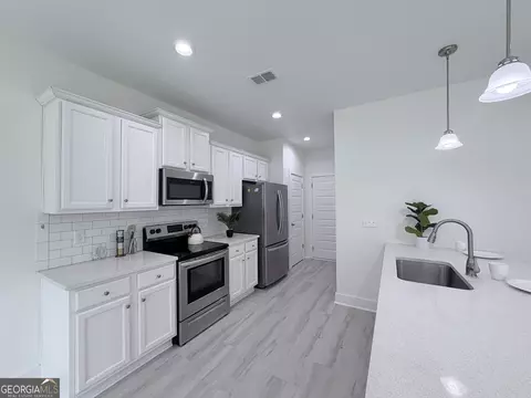 Kitchen - 453 Oconner Blvd, Athens, GA 30607 photo 3 of 3