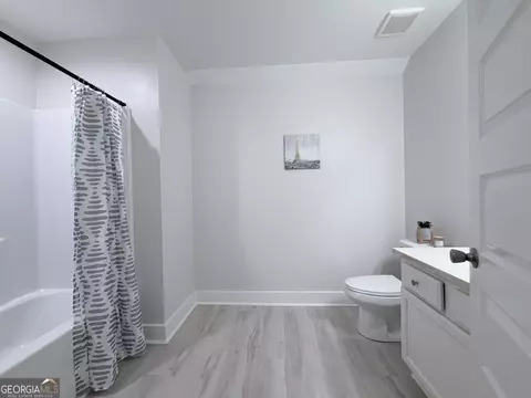 Bath - 453 Oconner Blvd, Athens, GA 30607 photo 2 of 3