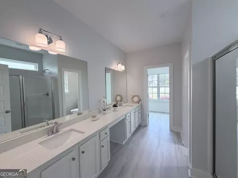 Bath - 453 Oconner Blvd, Athens, GA 30607 photo 1 of 3