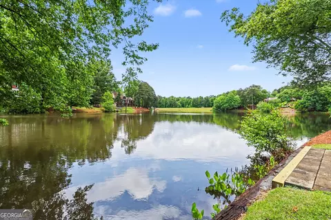 8895 Willowbrae Ln, Roswell, GA 30076