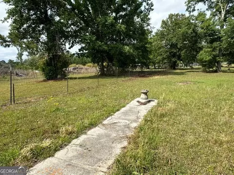 Exterior - 308 Three Rivers Ln, Uvalda, GA 30473 photo 8 of 9